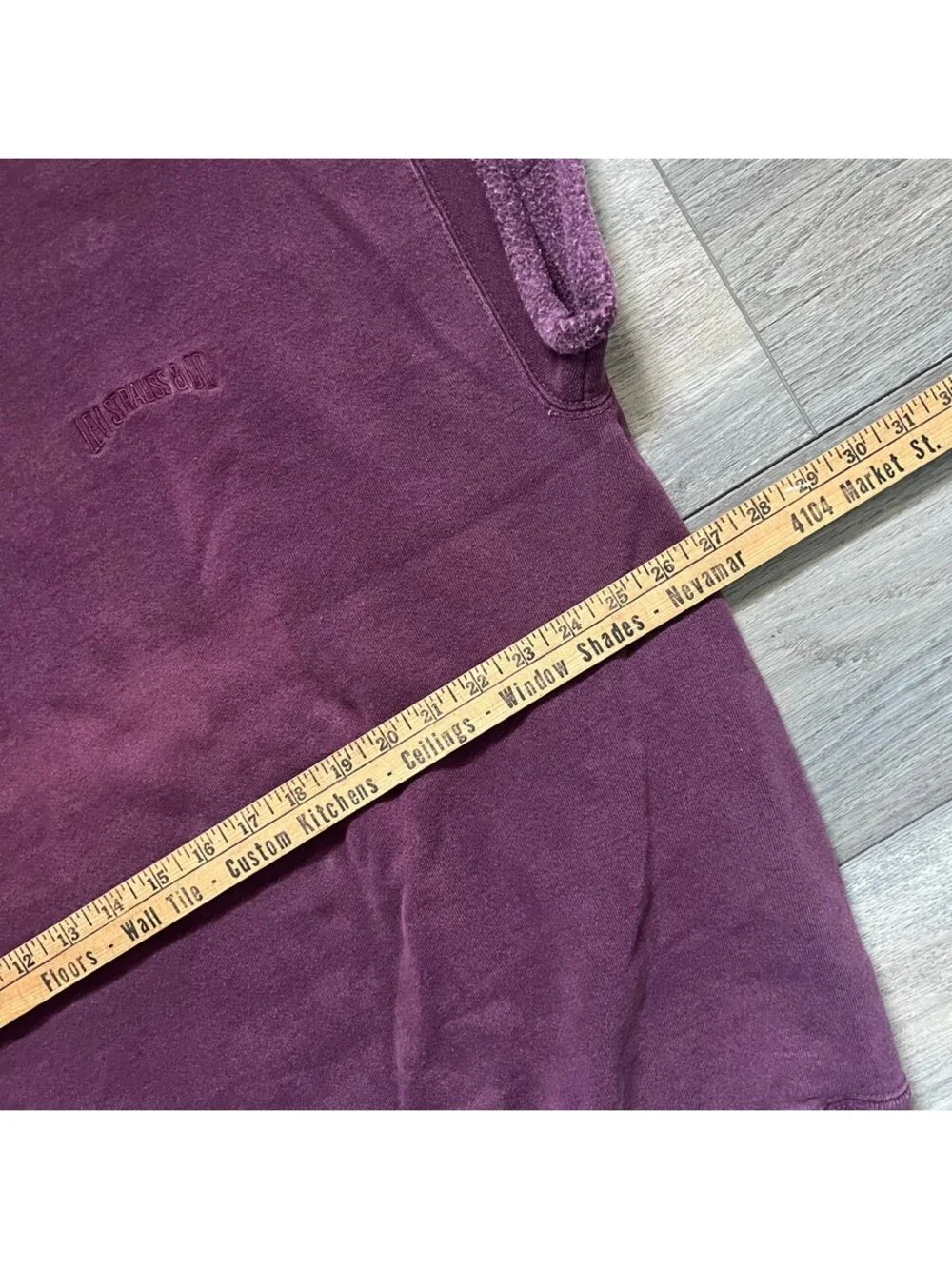 Vintage Levi's Men's L/XL Short Sleeve Sweatshirt Cutoff Gym Workout Purple
